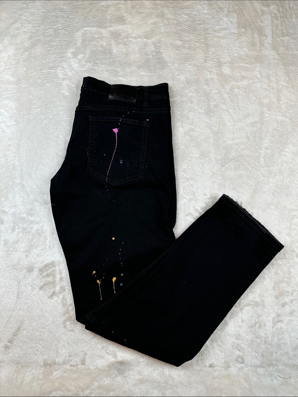 Men's Blind Trust Size 40 Straight Black Jeans with Subtle Paint-Splash Detail